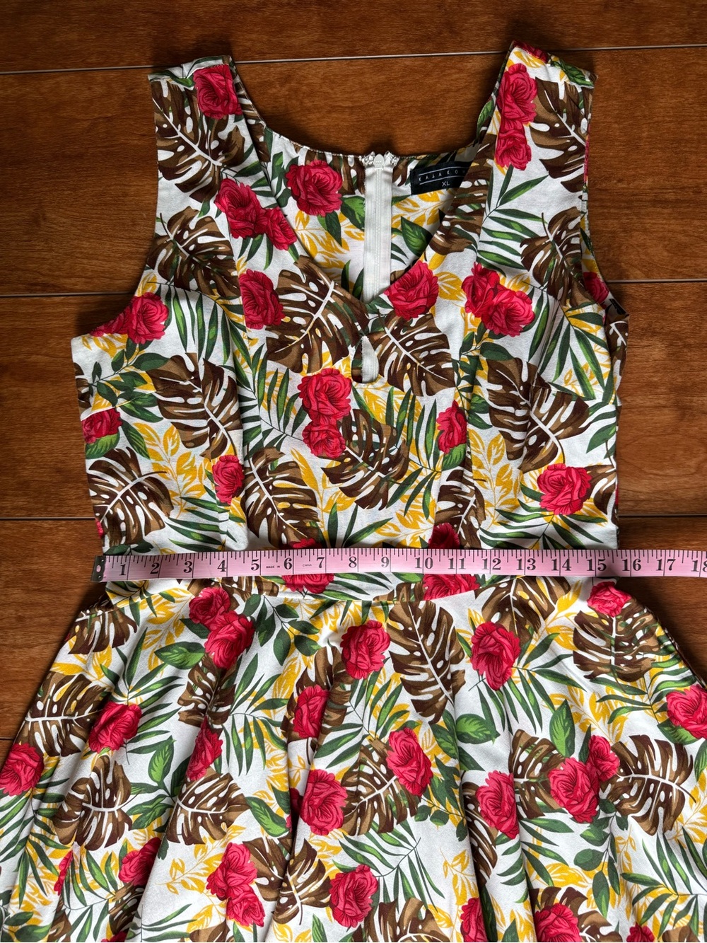 🌺 Tropical Floral Fit-and-Flare Retro Hawaiian Pinup Dress - Picture 10 of 16